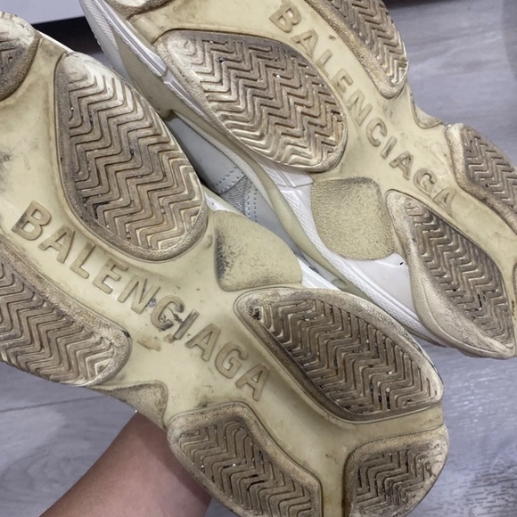 Balenciaga Triple S Trainers - Picture 6 of 6